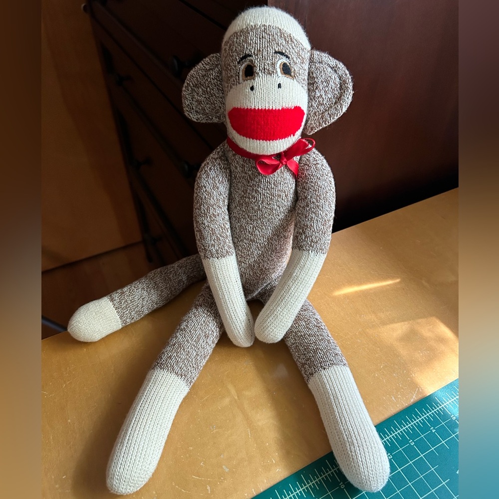 Sock Monkey stuffed animal 20“